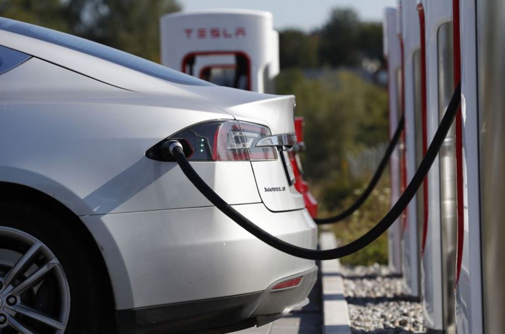 charging an electric vehicle